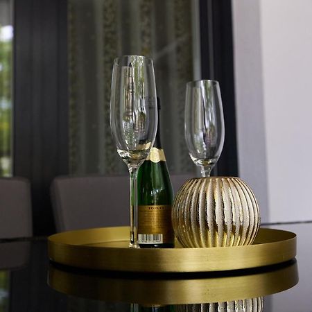 Starlight Bronze Szeged- Exclusive Appartement Buitenkant foto