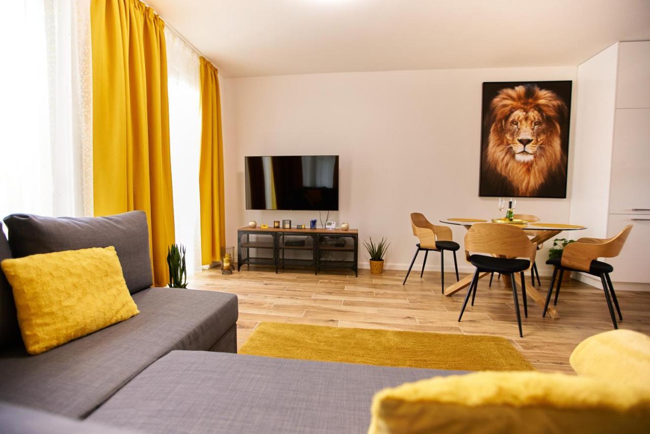 Starlight Bronze Szeged- Exclusive Appartement Buitenkant foto