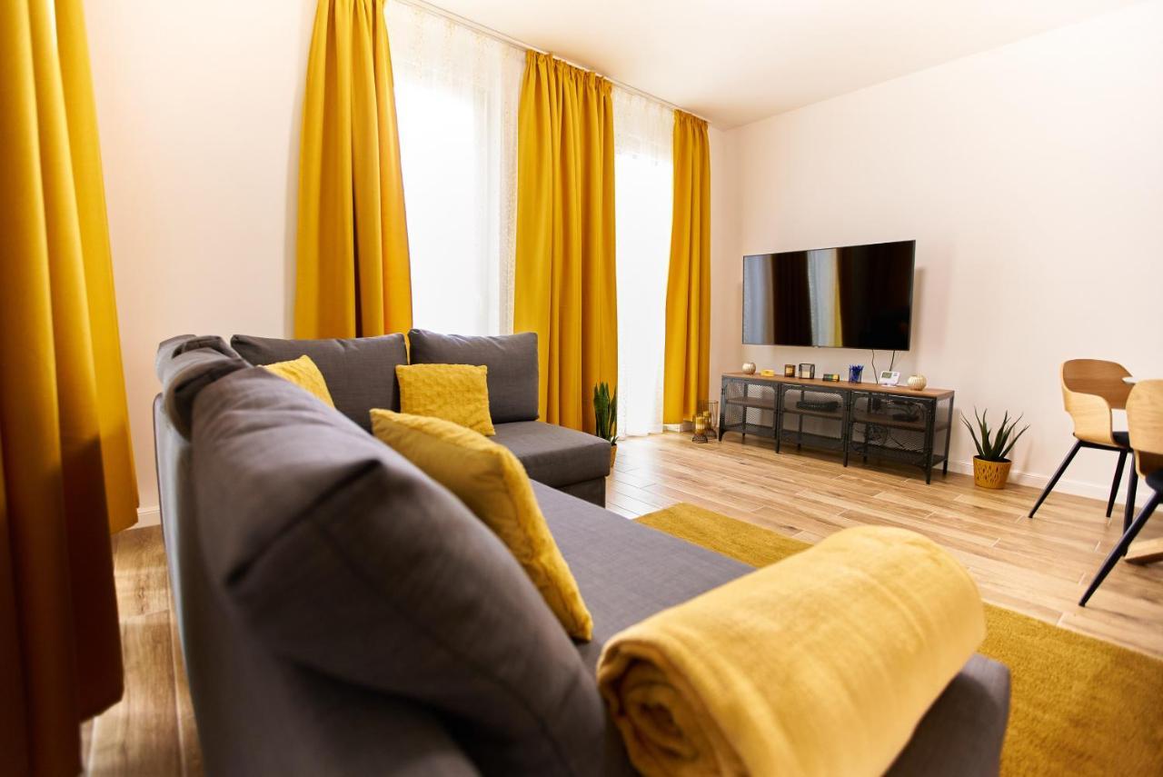 Starlight Bronze Szeged- Exclusive Appartement Buitenkant foto