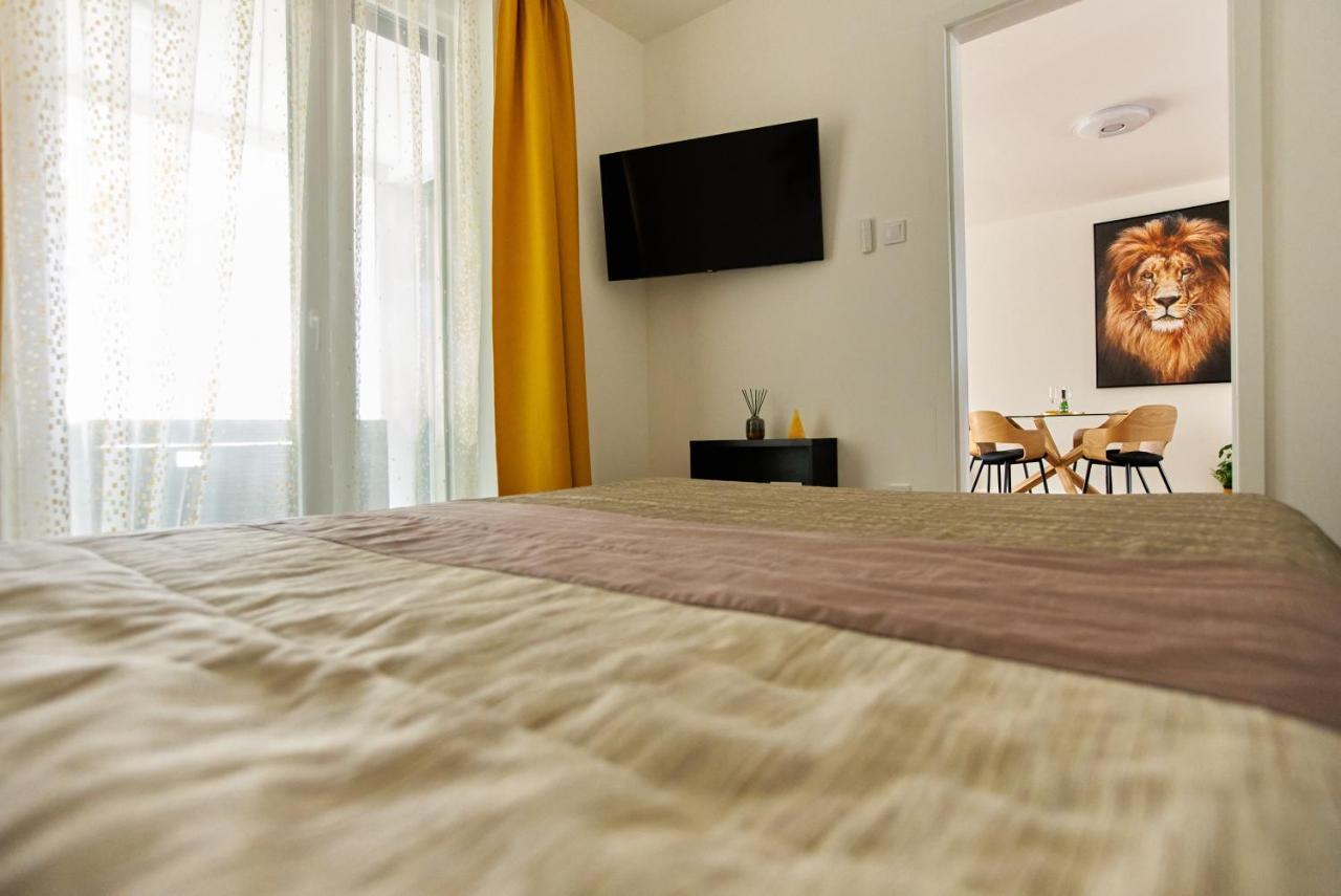 Starlight Bronze Szeged- Exclusive Appartement Buitenkant foto