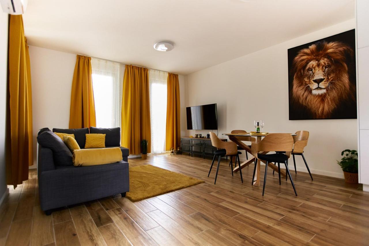 Starlight Bronze Szeged- Exclusive Appartement Buitenkant foto