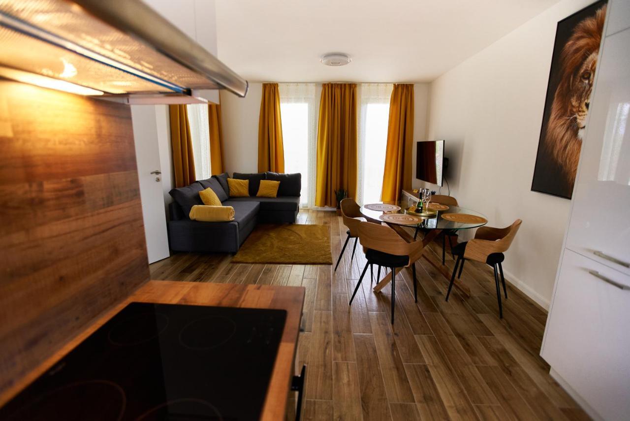 Starlight Bronze Szeged- Exclusive Appartement Buitenkant foto