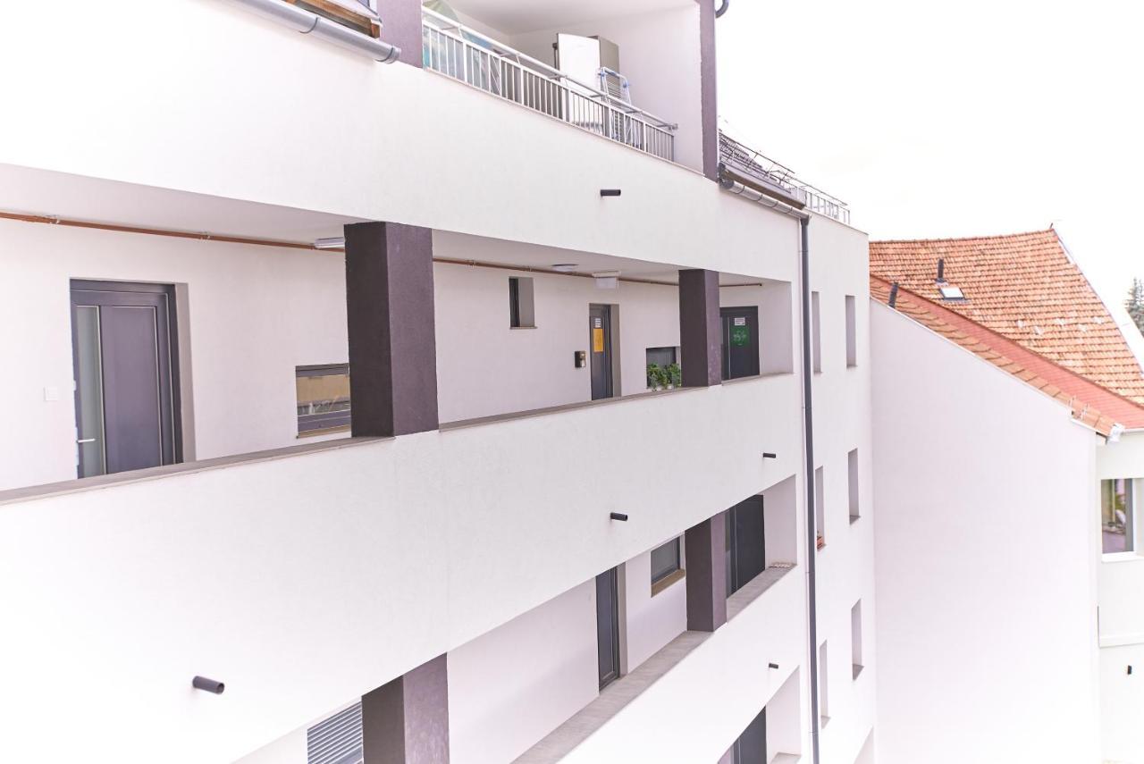 Starlight Bronze Szeged- Exclusive Appartement Buitenkant foto