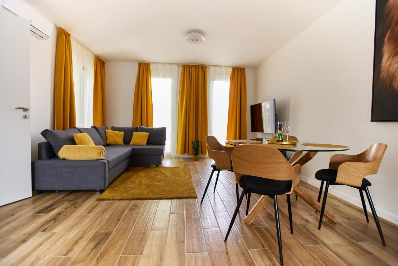 Starlight Bronze Szeged- Exclusive Appartement Buitenkant foto